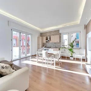 Ariston - Ciclabile In Centro Al Mare Con Balcone Appartamento